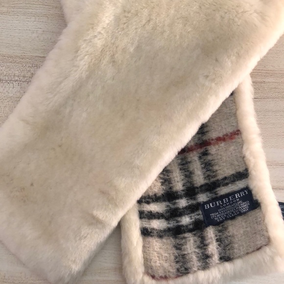 Burberry Shearling House Check Pattern - Picture 3 of 6